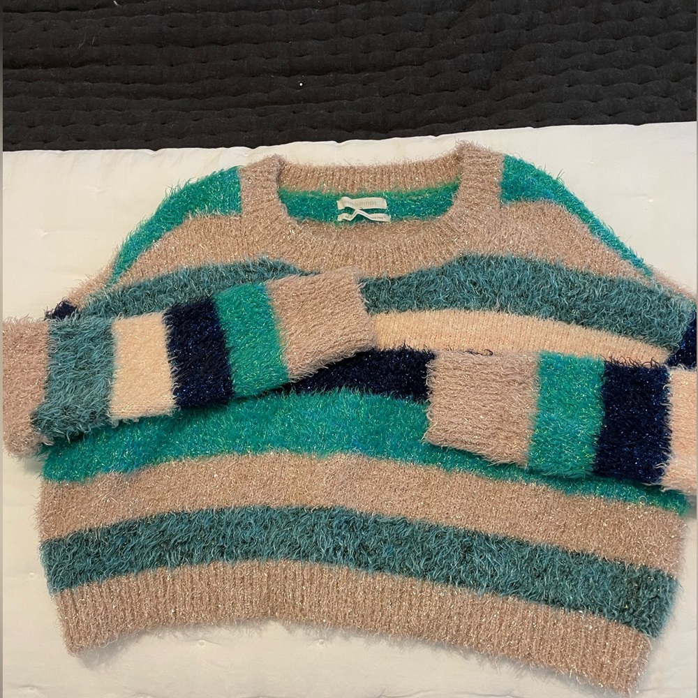 Urban outfitters sweater size xs